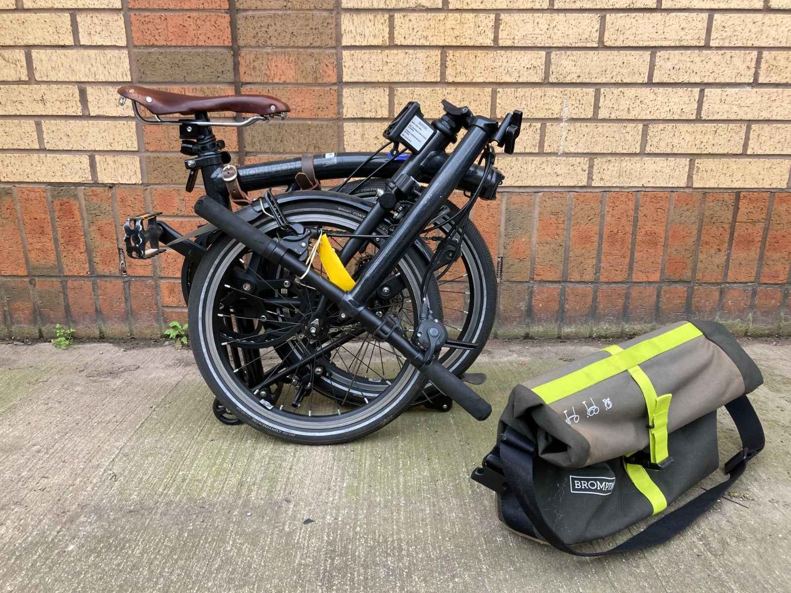 Brompton P Line Urban 4 Speed Low Handlebar Folding Bike - Midnight Black - VGC