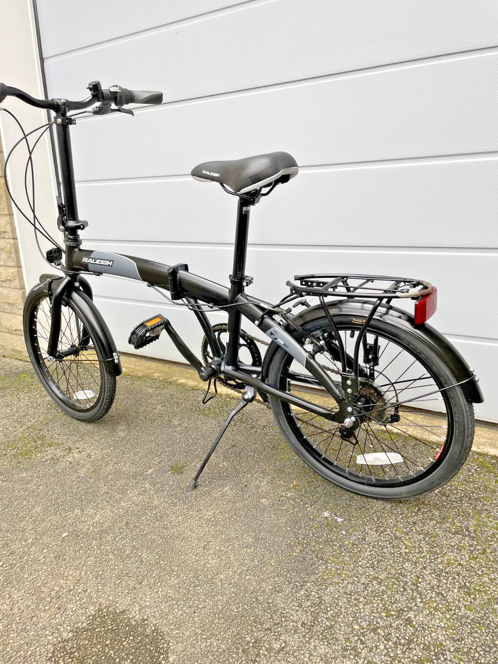 Raleigh  foldaway 7 Folding Bike,  20" Wheels, 7 Speed with Revo Grip