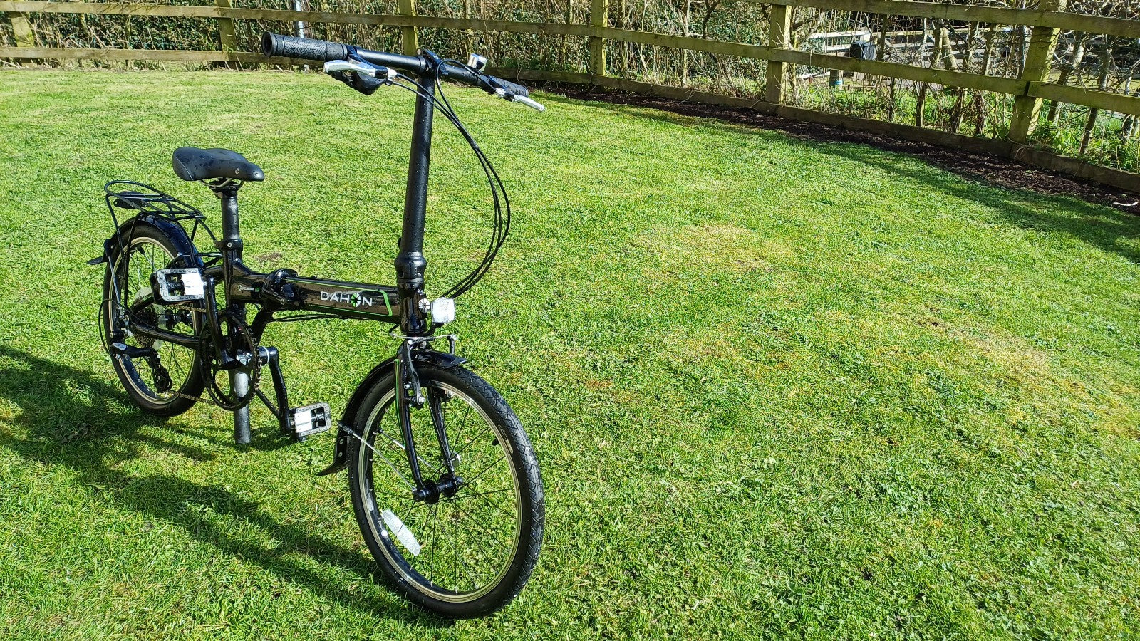 Dahon Vitesse Alloy D8 folding commuter bike, Obsidian black,  superb Condition
