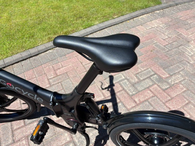 Gocycle G4 City Bike - Low miles - 5.4 miles - Mint with Travel case.