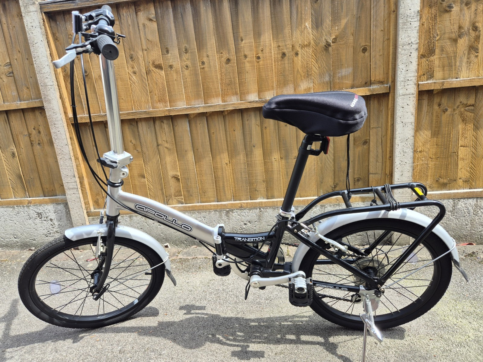 Apollo Aluminium 20in Folding Bike Silver/Black Mudguards Rear Rack V-Brakes