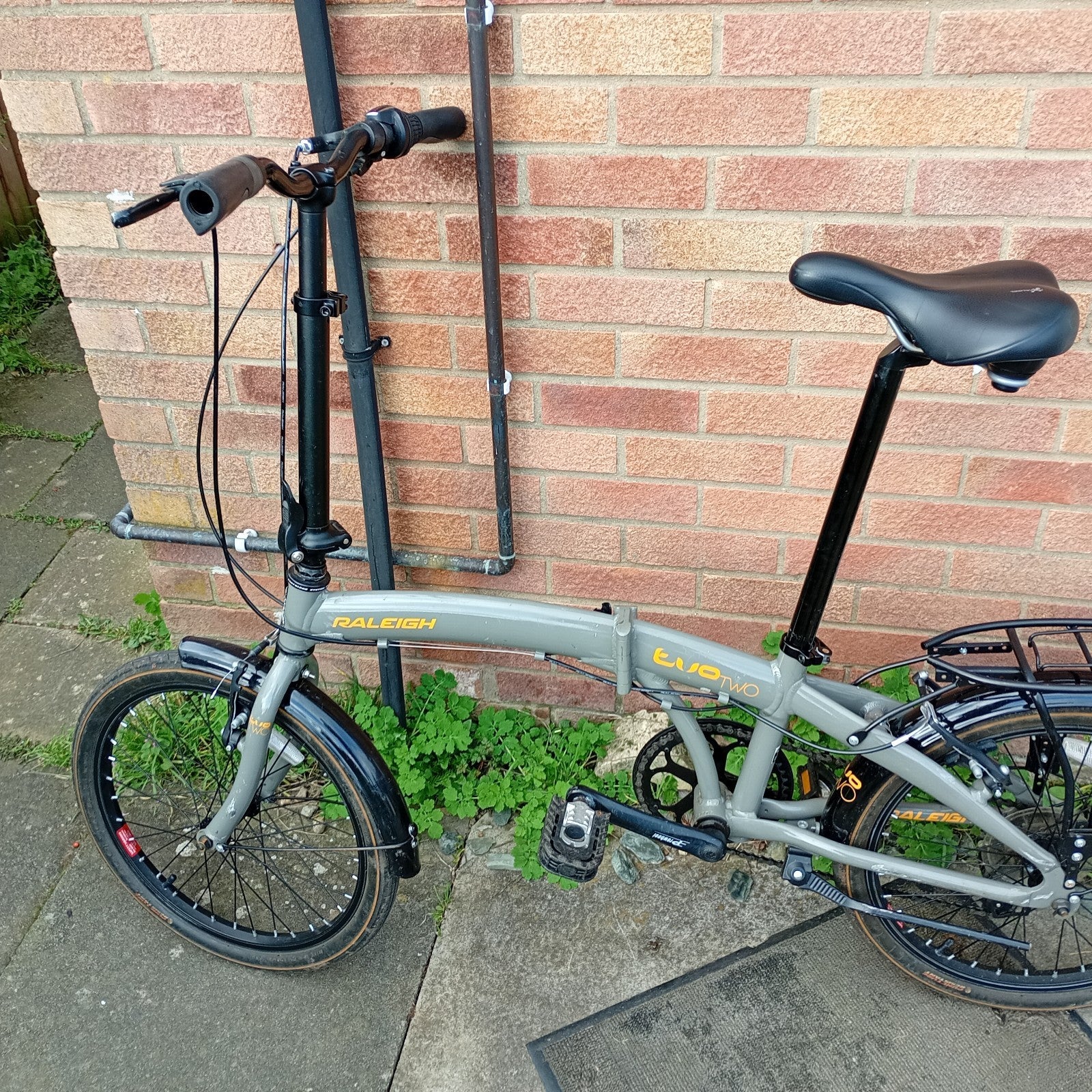 Raleigh Evo 2 Folding Bike 7-Speed Shimano Gears, Grey