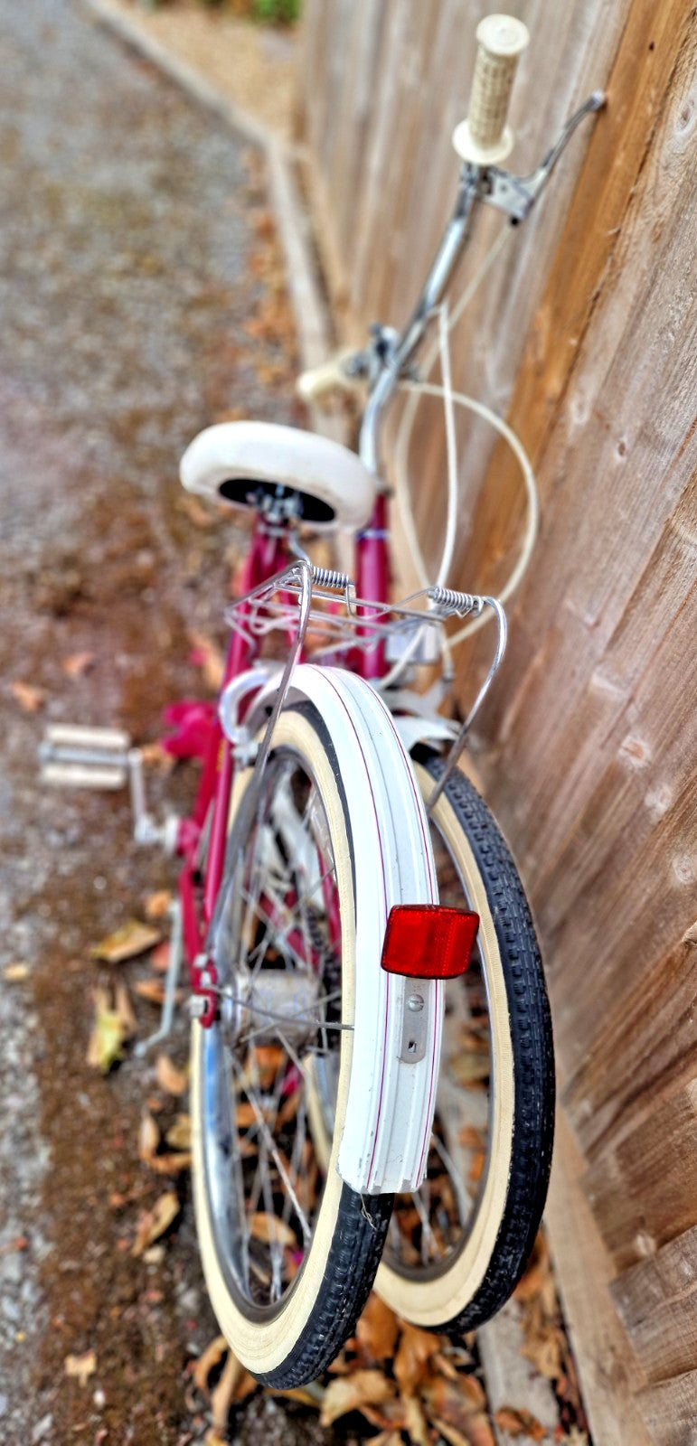 UNIVERSAL STOWAWAY 3 Vintage Folding Burgundy Bike, 3 speed. 20’ wheels,PRESTINE