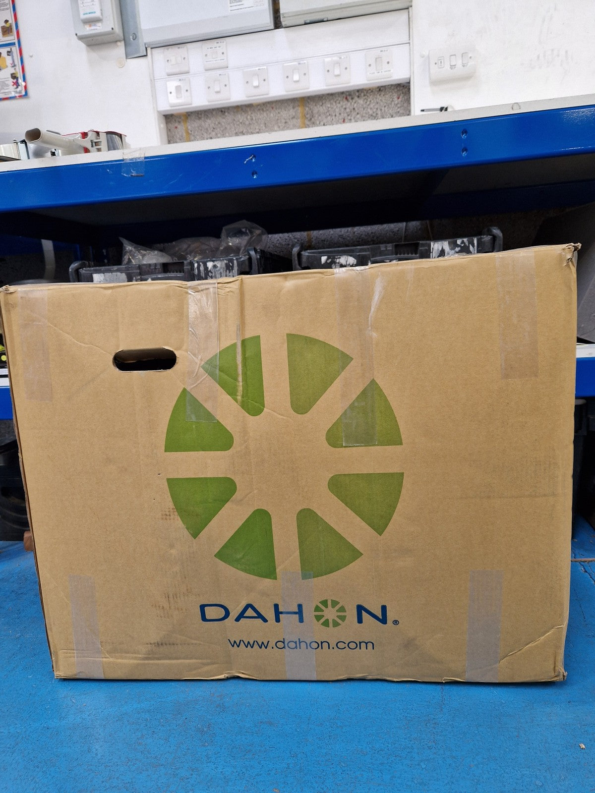 Dahon VYBE D7 Unisex 20" Wheel Compact 12kg 7-Speed Folding Bike Alloy White A