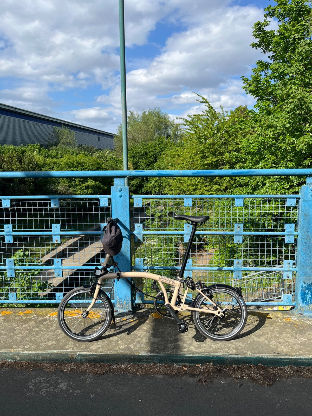 Brompton C Line Explore Elctrc Bike 2025 12-Speed, Roller Frame, Dune Sand