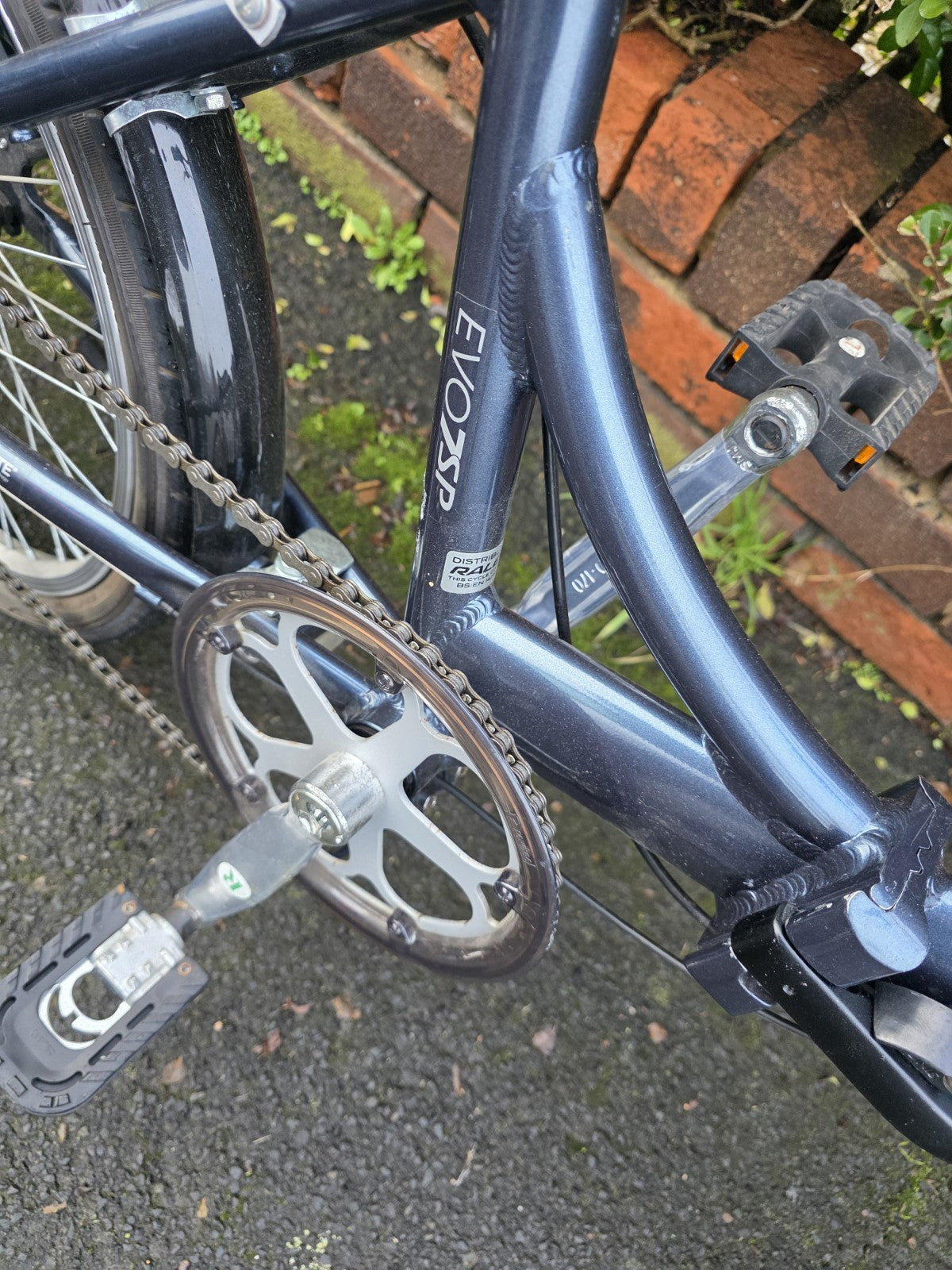 Lightweight Aluminium Raleigh Evo7SP Folding Bike is Ex Display New