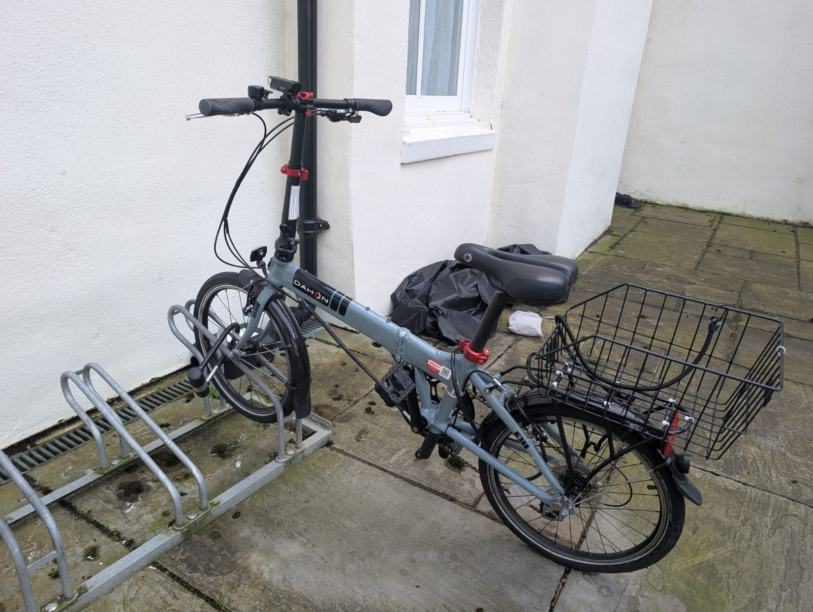 DAHON Mariner D8 - FOLDING BIKE (+ rain cover and lock)
