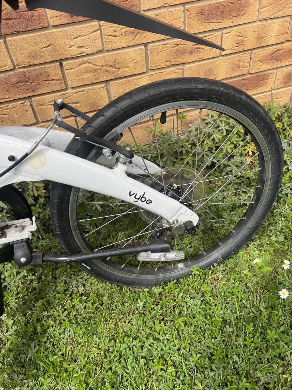 Dahon Vybe D7 Folding Bike (£599 New) white happy to ship