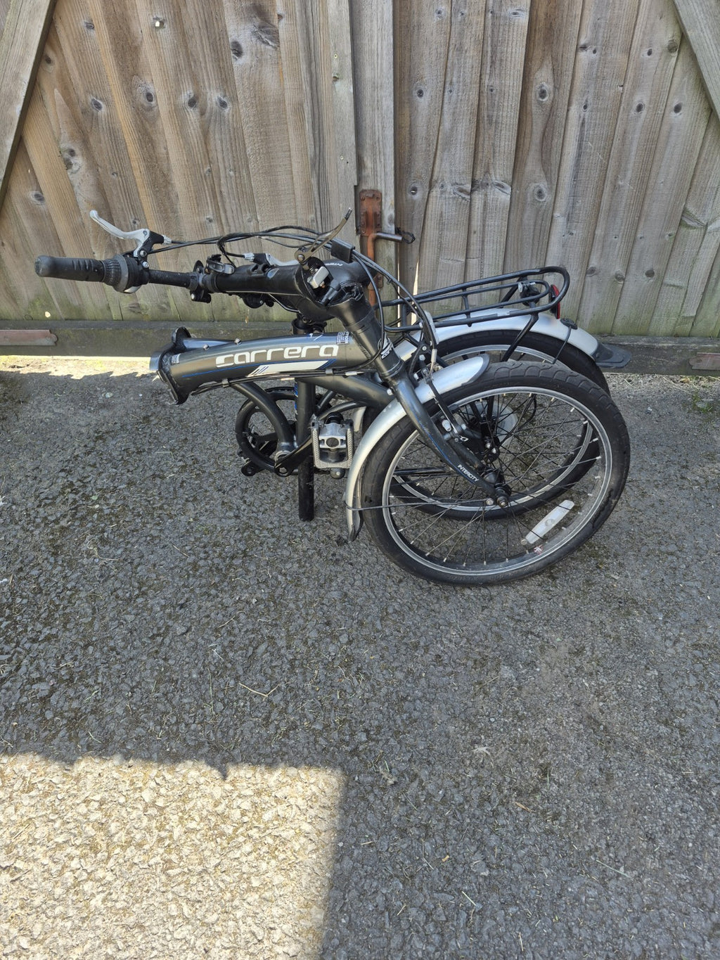 Carrera folding 8 speed bike 20 inch wheels
