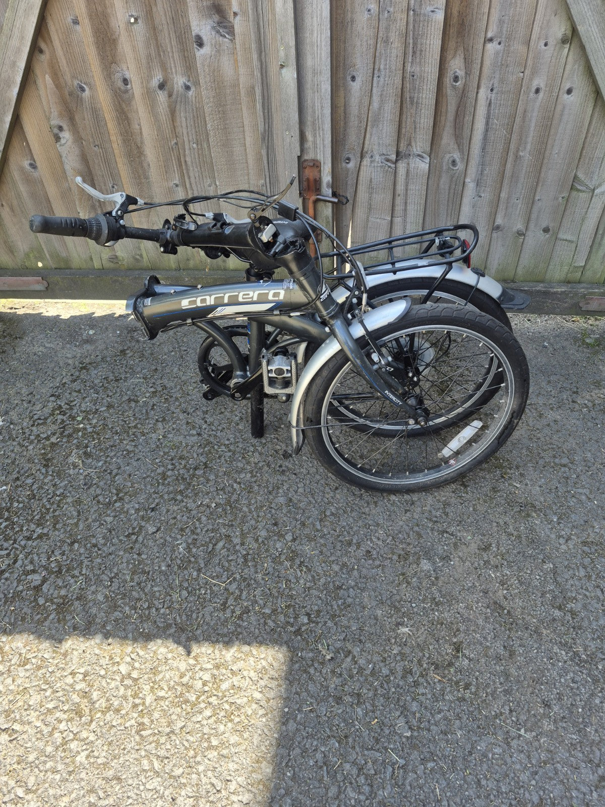 Carrera folding 8 speed bike 20 inch wheels