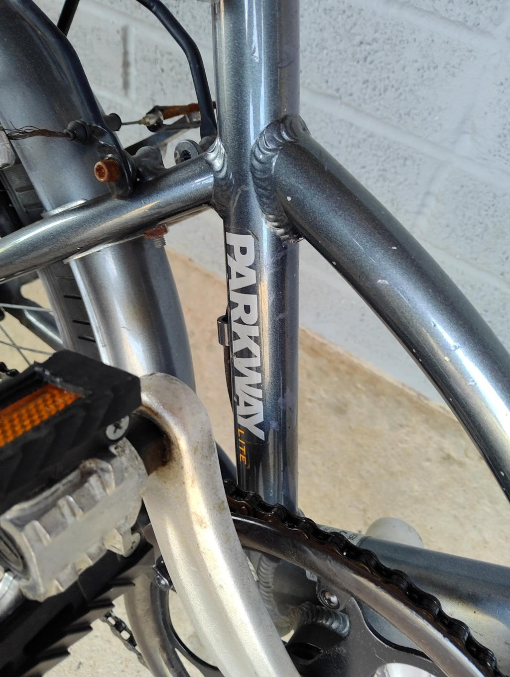 raleigh parkway  lite folding bike great condition adult with removable basket