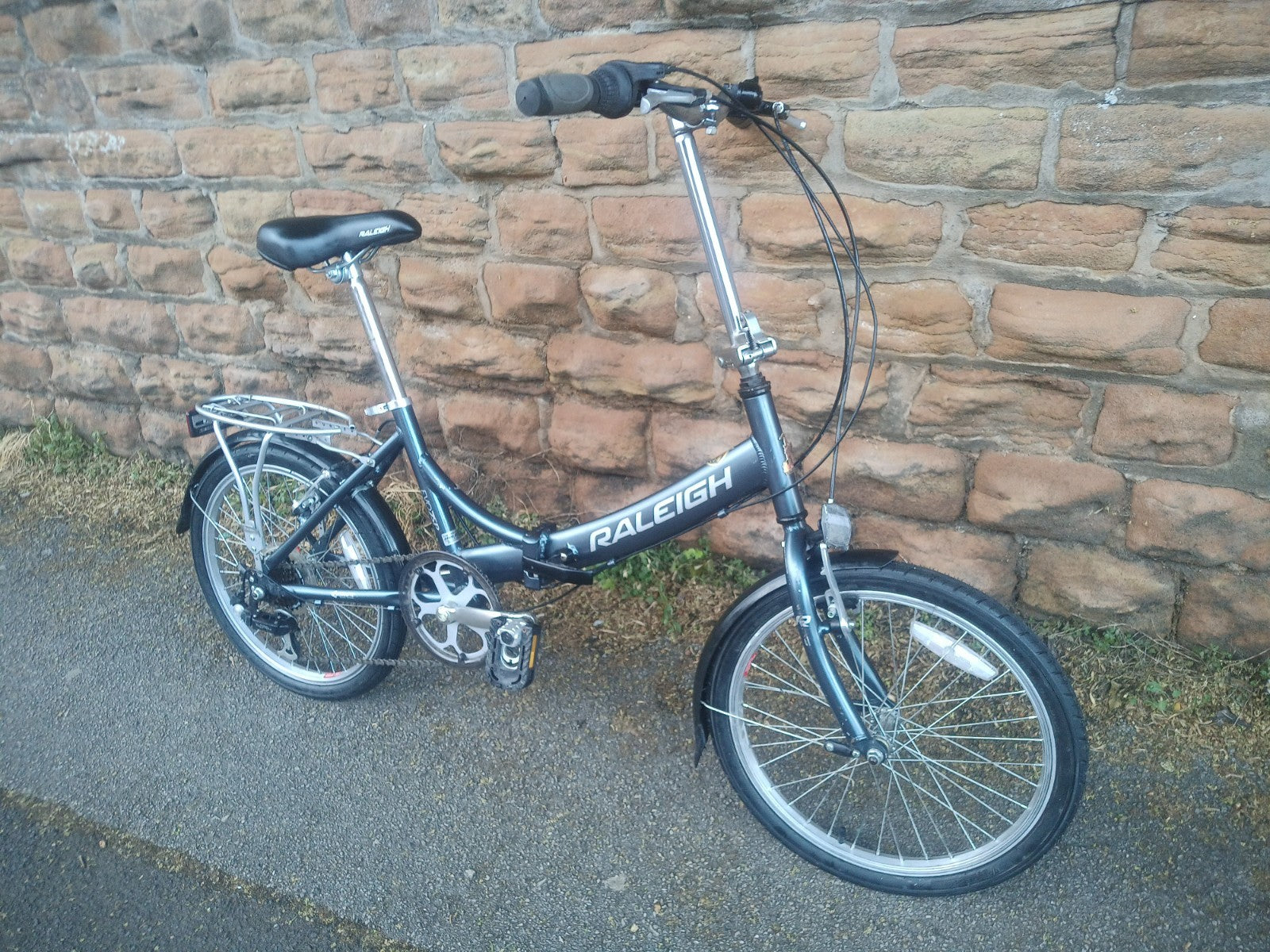 Raleigh Airlite 7 speed folding bike