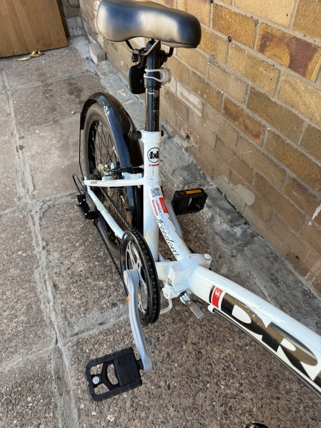DRB Freedom Folding Commuter Bicycle 20 Wheel 6 Speed White Black Cycling