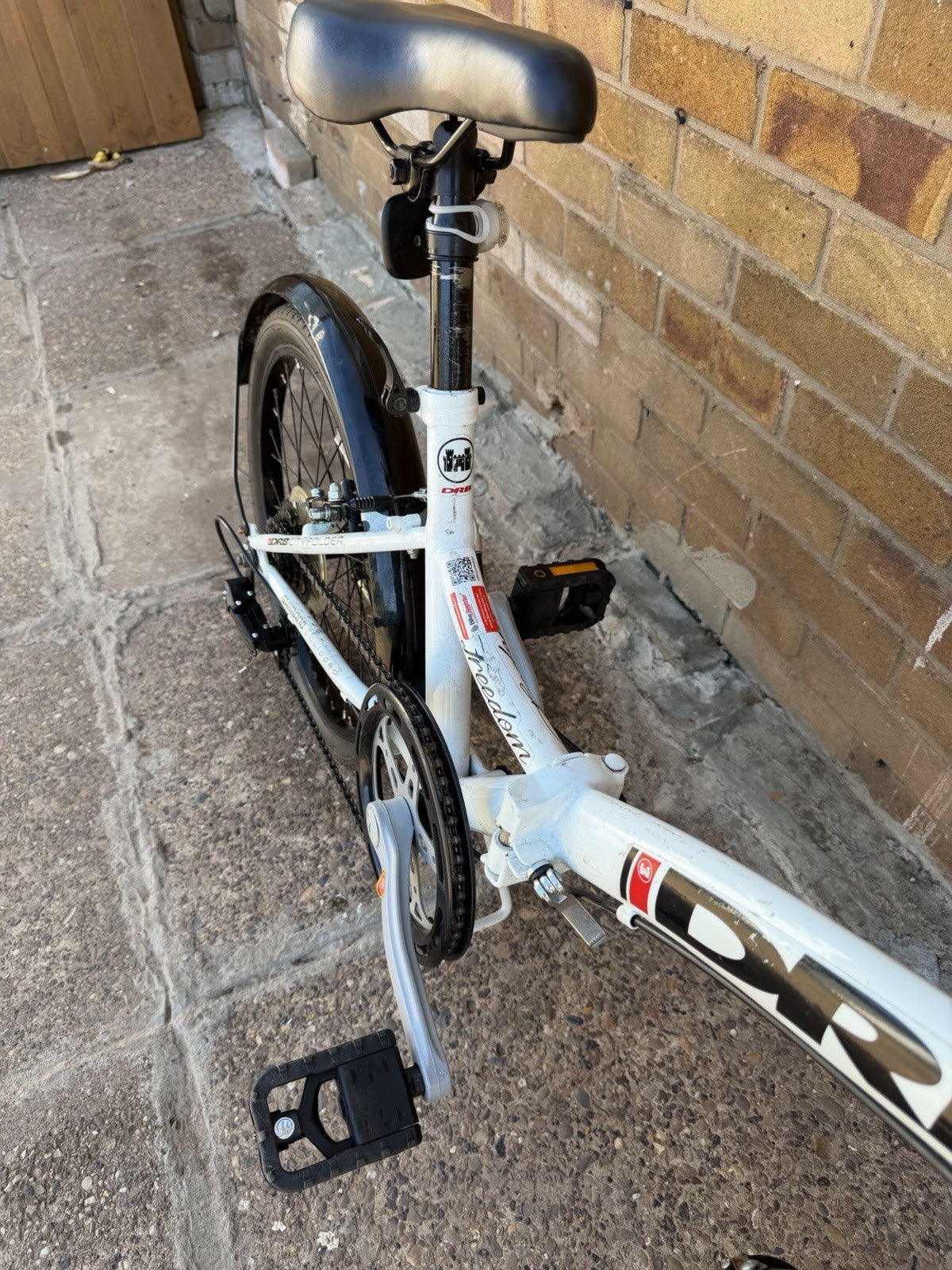 DRB Freedom Folding Commuter Bicycle 20 Wheel 6 Speed White Black Cycling