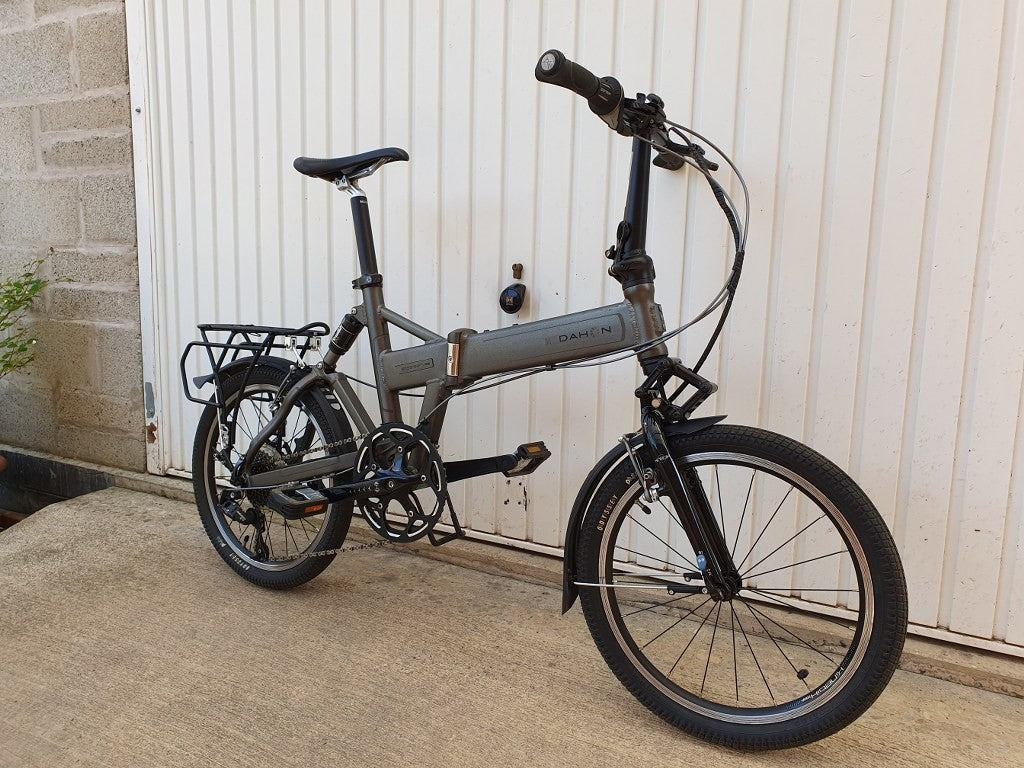 Dahon Jetstream P8  Folding Bike 20"  Full Suspension rack mudguards