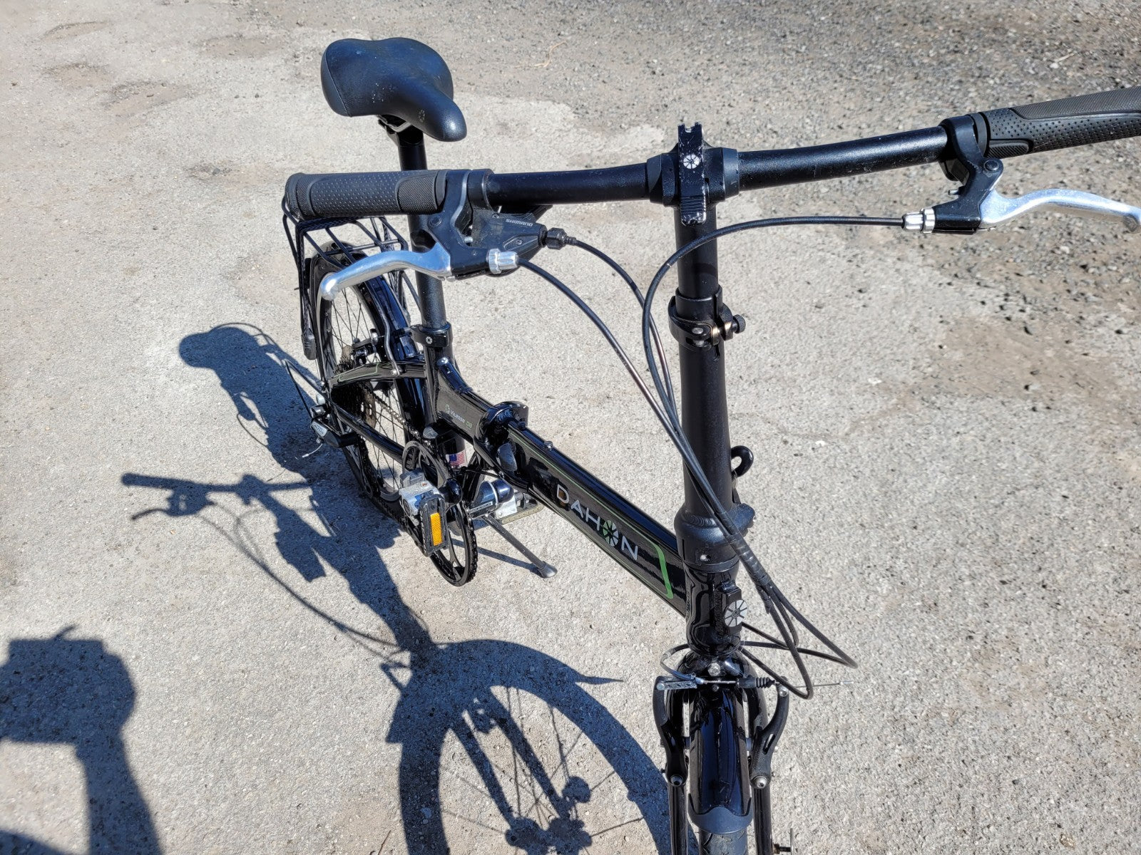 Dahon Vitesse D8 Folding Bike. Black with black  20" Wheels.