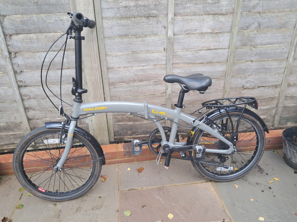 Raleigh Uno Two Folding Bike 20in Grey/Black Derailleur Rear Rack Mudguards