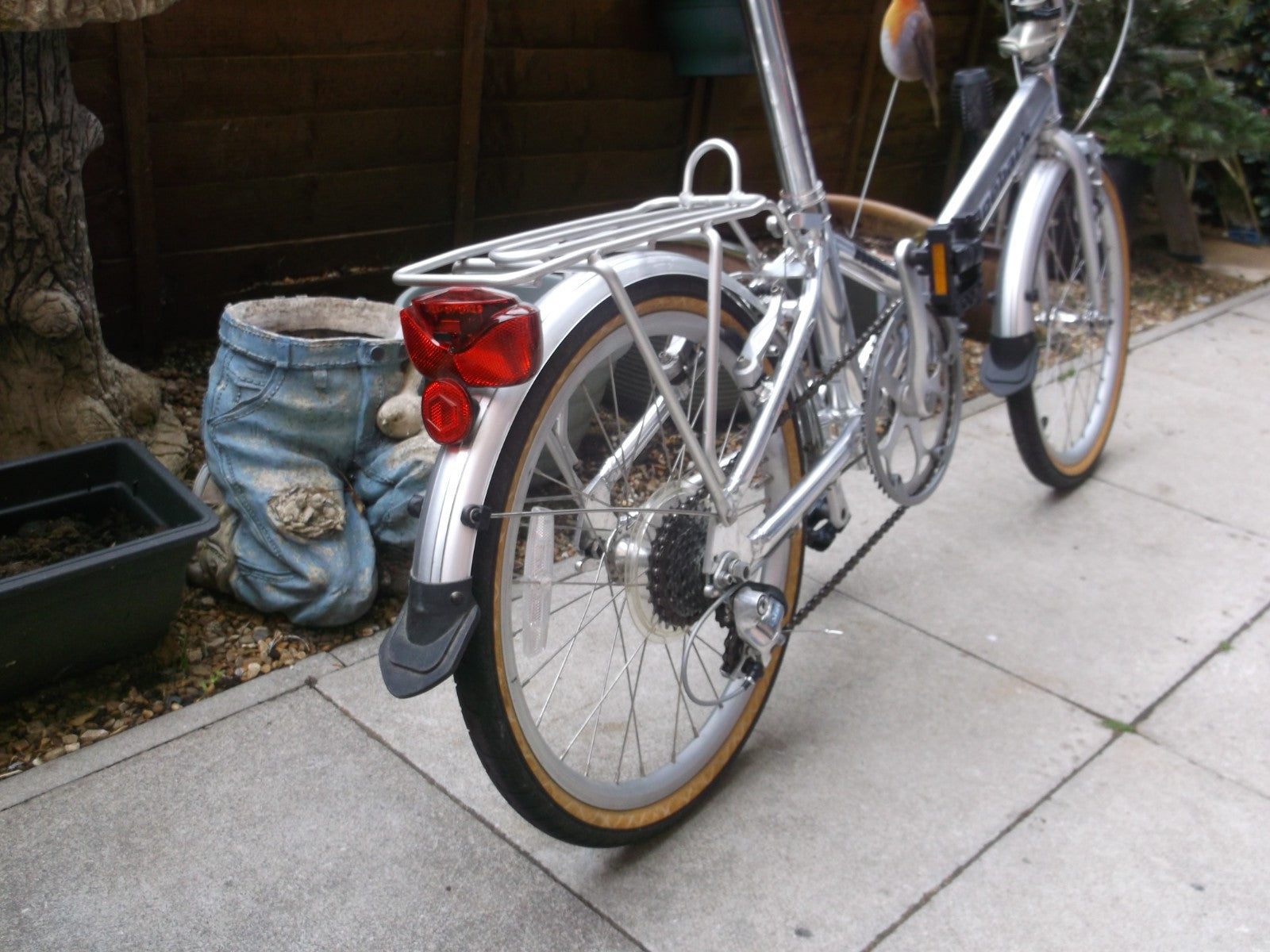 Ridgeback Helios Dahon Folding bike.