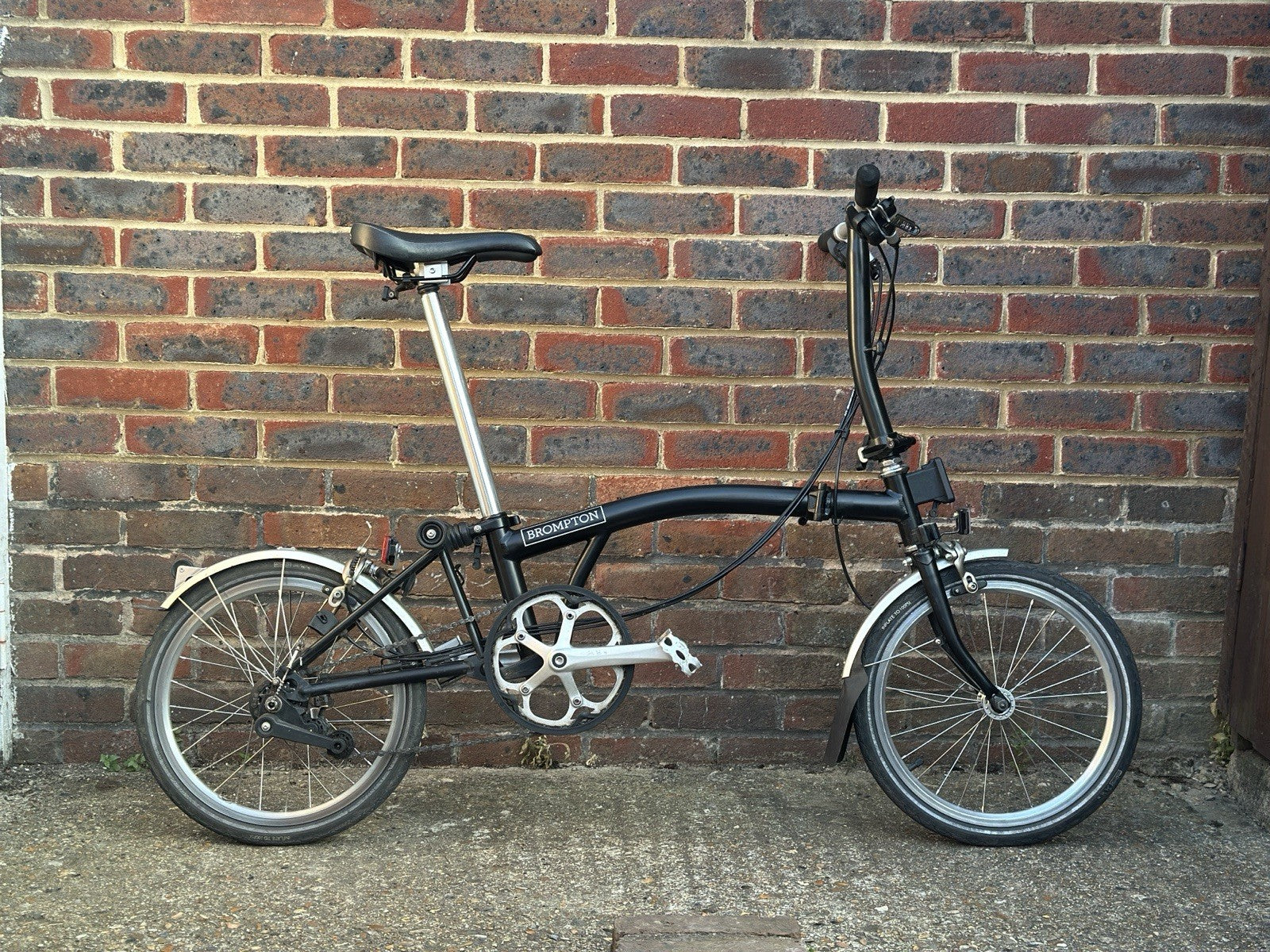 Brompton M6R Black Folding Bike 6-Speed,  2020 Model