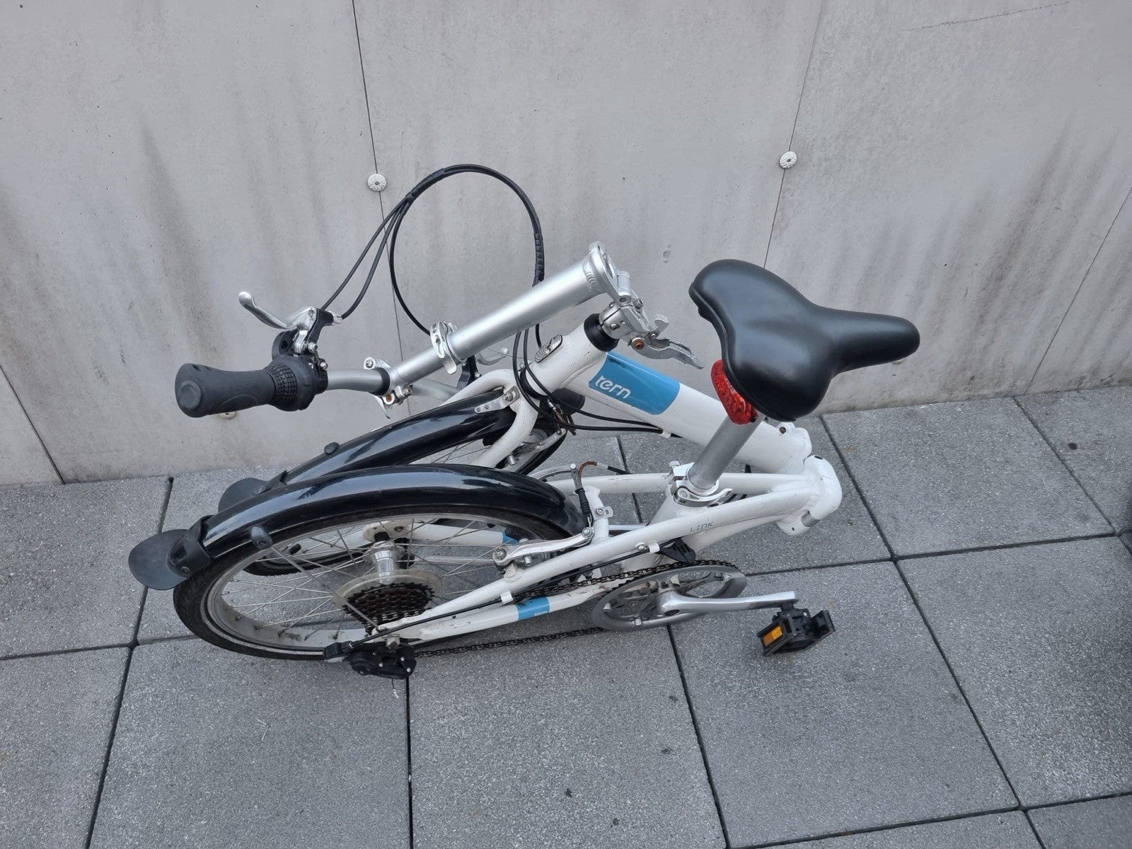 Tern 20in White/Blue Folding Bike Mudguards Kickstand Grip Shifter