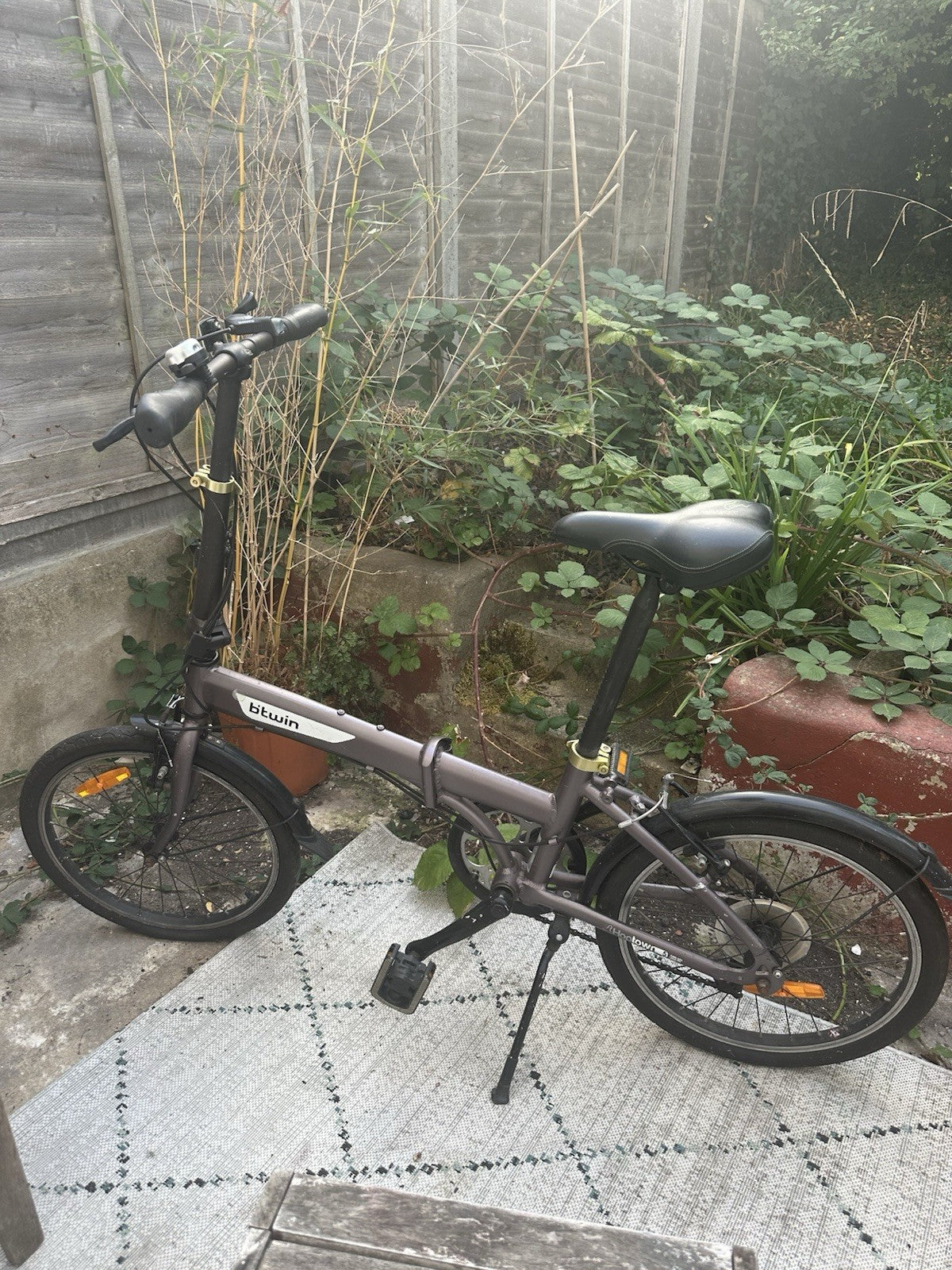 B'Twin Hoptown Folding Bike 7-Speed, Cappacino (light Purple)