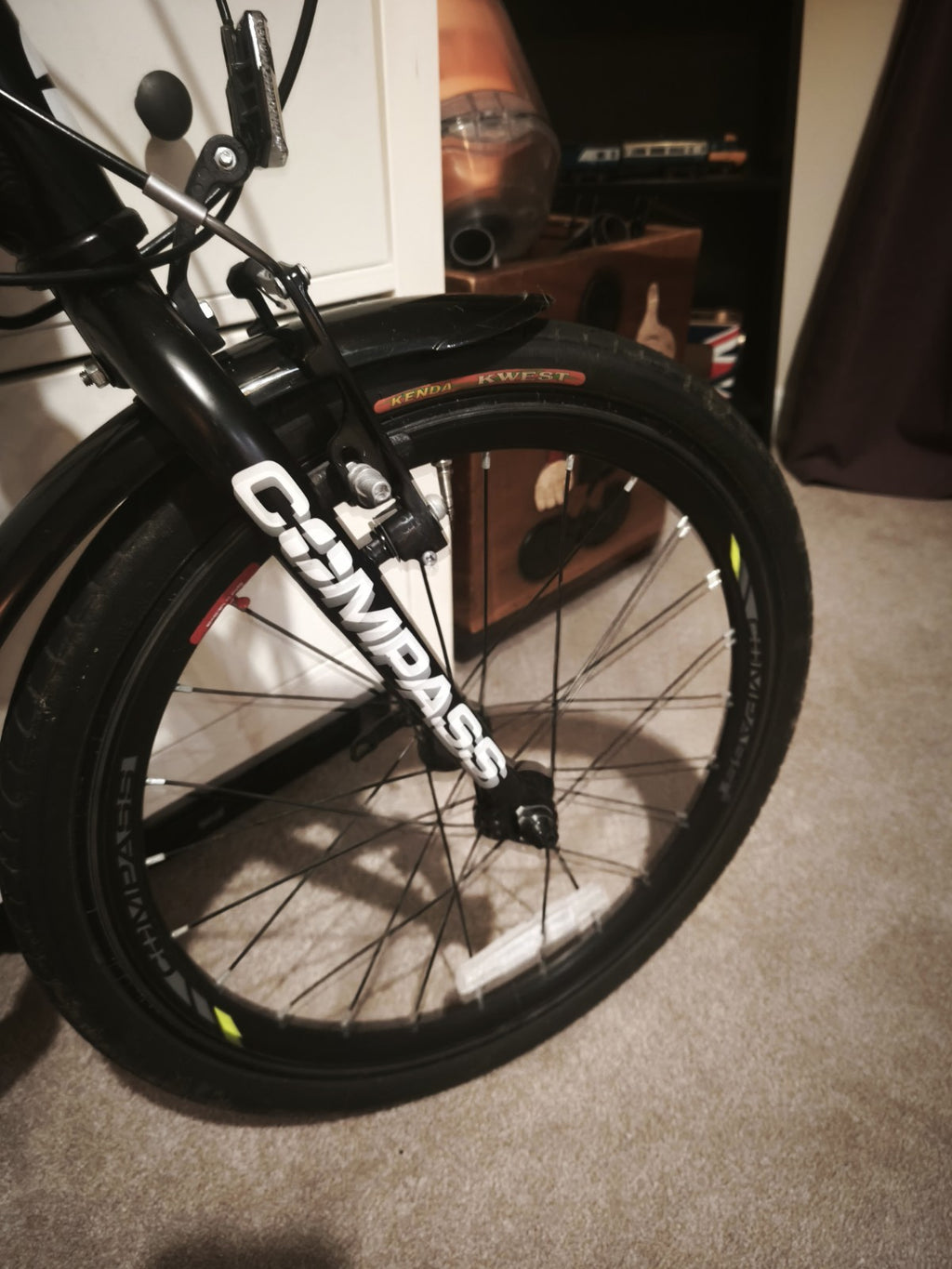 Compass Folding Bicycle – Ideal for Commuting & Storage – White/Black With Bag
