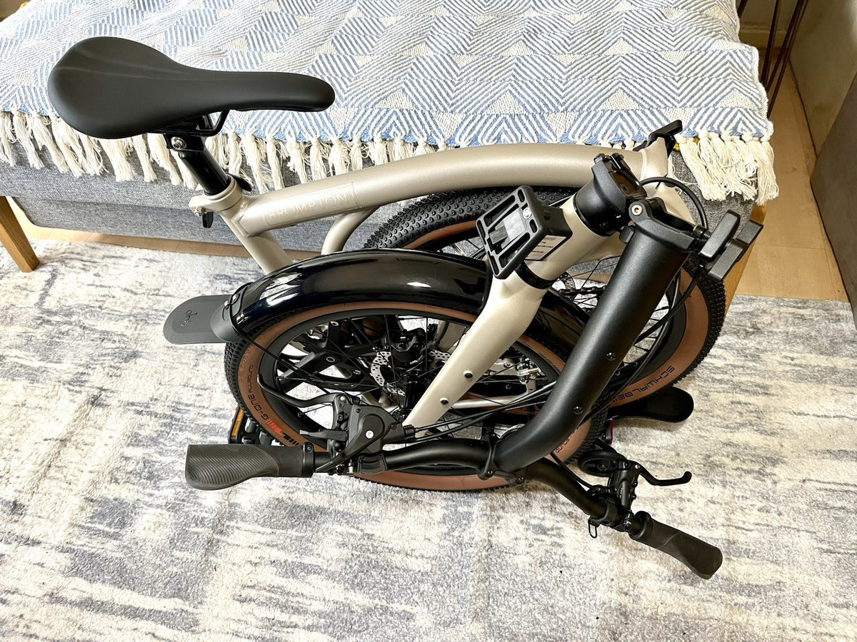 Brompton G Line Medium Folding Bike 8-Speed, Traildust White w rack & mudguards
