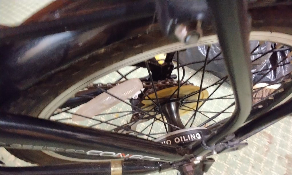 Connect 20 Inch Wheel Folding E Bike. Excellent Condition.