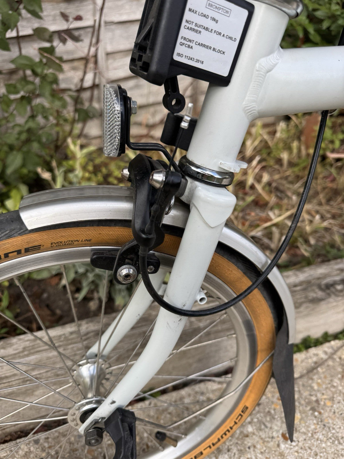 Brompton Folding Bike 16in White S6R Frame 6 Speed Hub Gears Mudguards