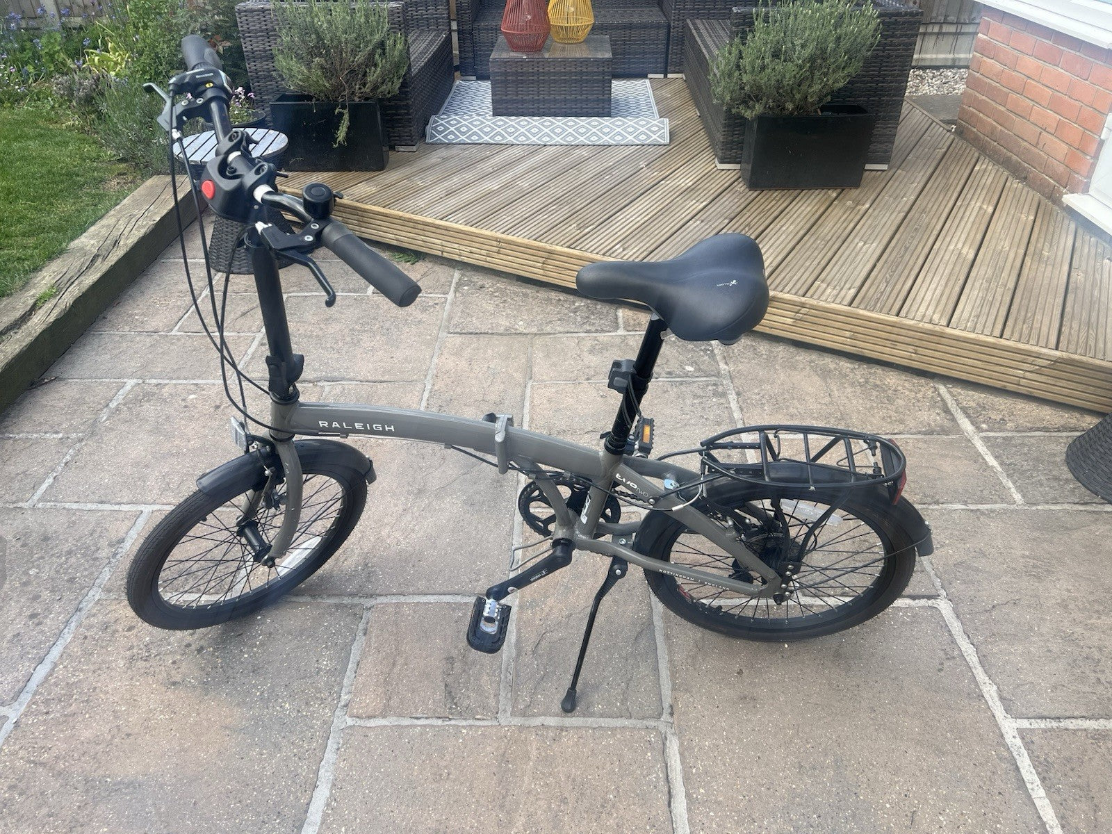 Raleigh Evo 2 Folding Bike 7-Speed Shimano Gears