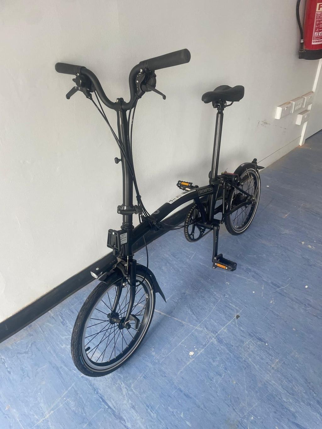 Brompton C-line 6 Speed Black Fold Away Bike Nov 2022. Unused