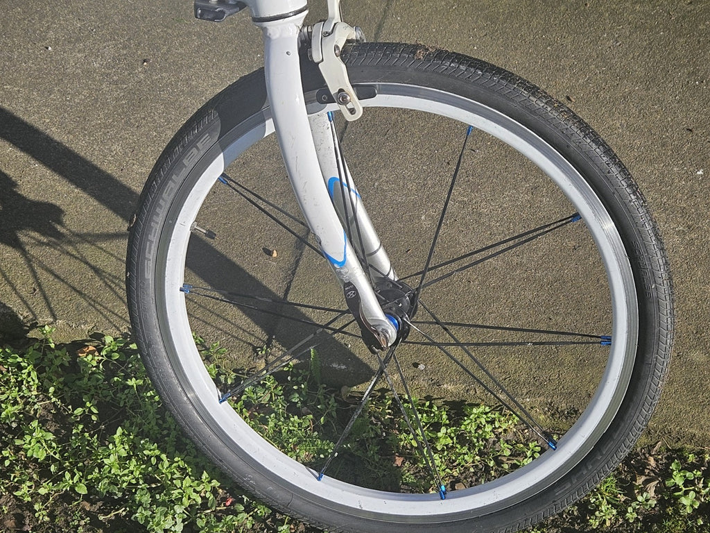 Dahon Mu SL Folding Bike Unisex 10 Speed Super Light Bike White