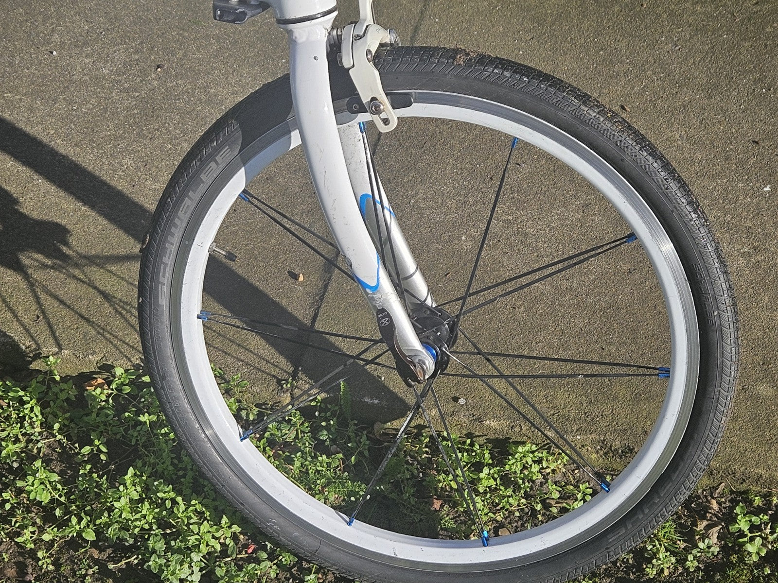 Dahon Mu SL Folding Bike Unisex 10 Speed Super Light Bike White
