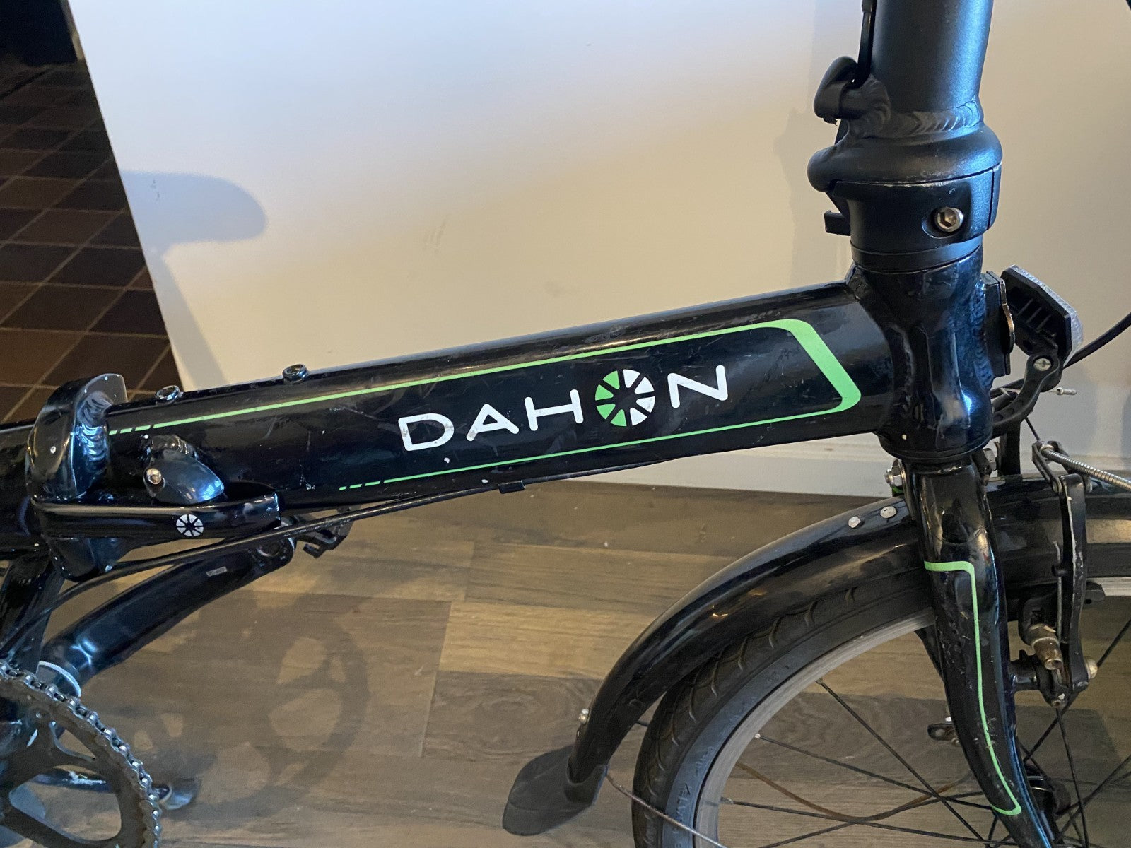 Dahon Vitesse Alloy D8 folding commuter bike, Obsidian black,  superb Condition