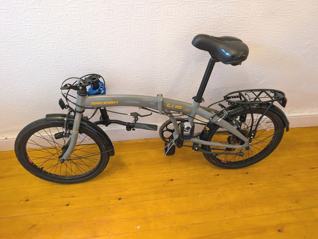 Raleigh Evo 2 Folding Bike 7-Speed Shimano Gears Grey