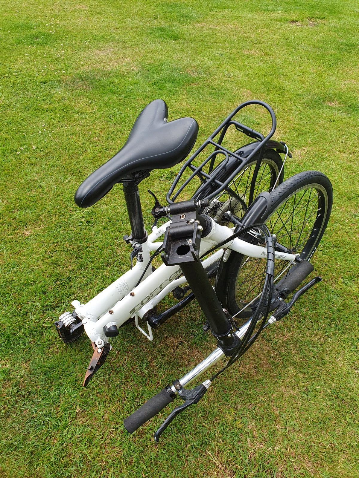 Carrera Transport 8-Gear Folding Lightweight Aluminium Bicycle