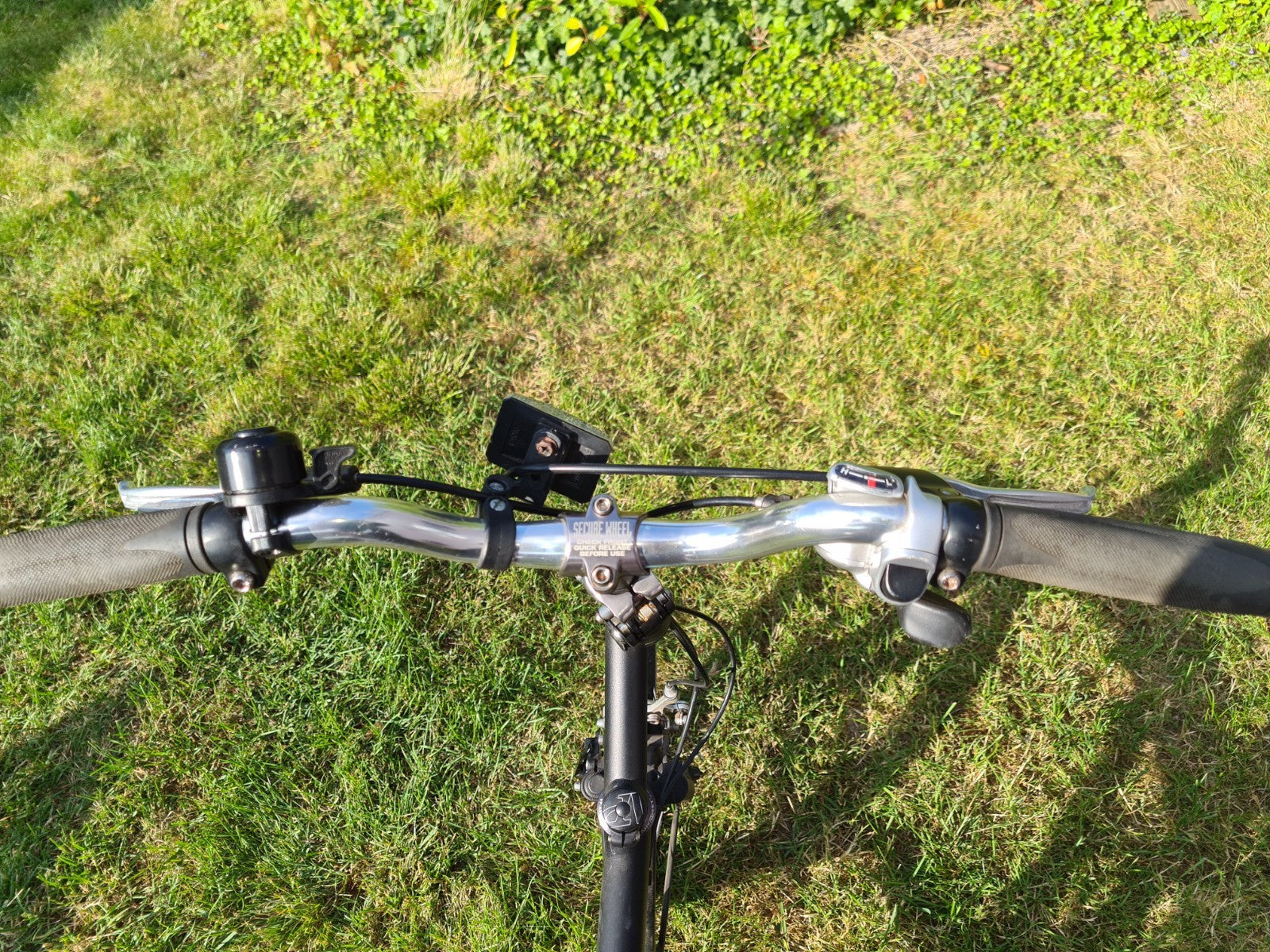 Mezzo D9 Folding Bike with commuter bag