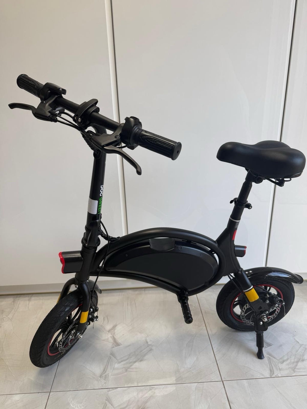 Doc Green Seated folding  bike, Front & Rear Lights, Black/Red Trim