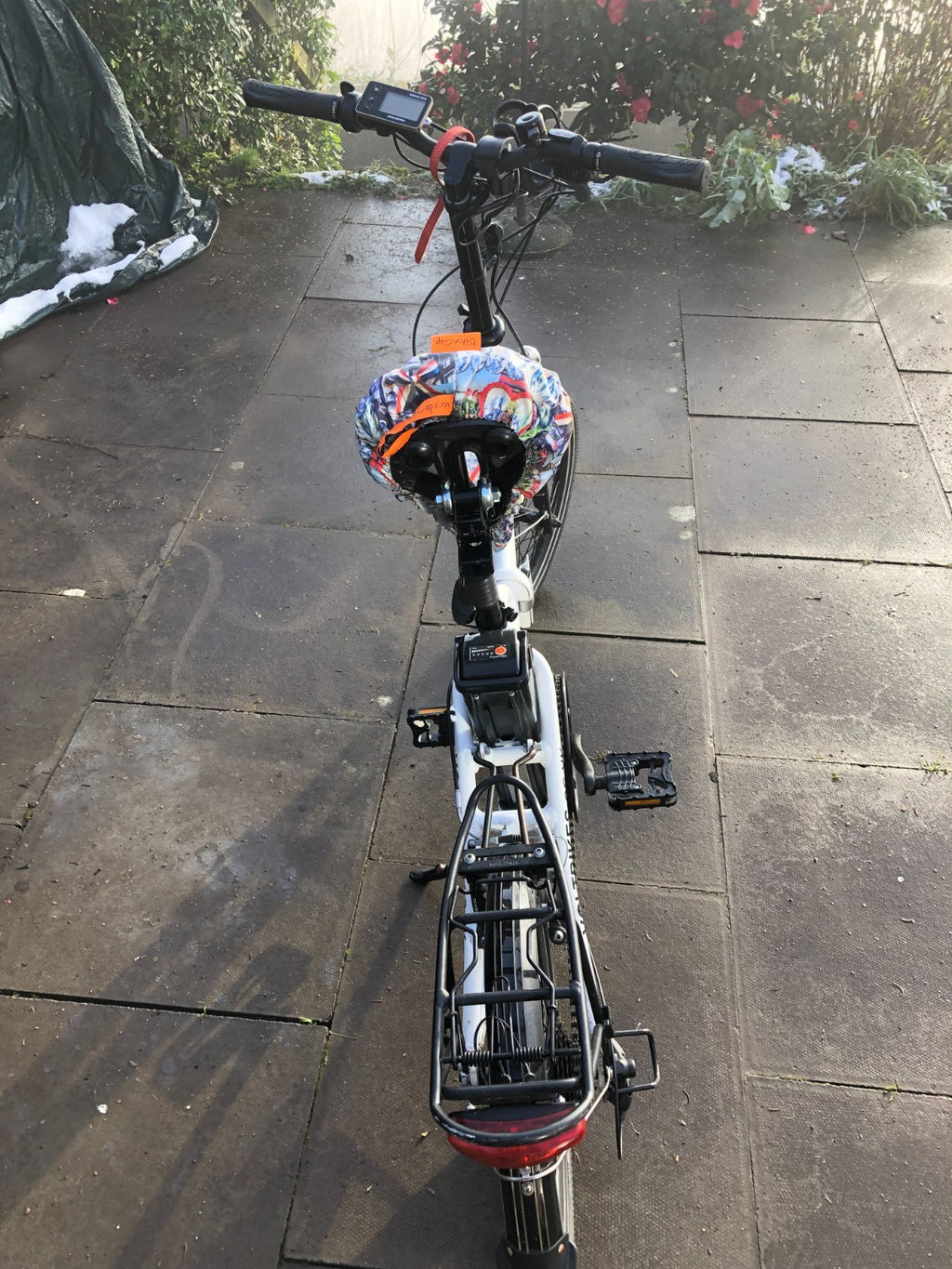 Volt Metro Folding Bike in white