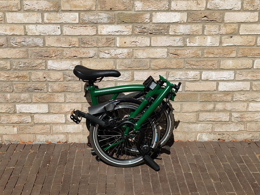 2024 Brompton C Line 6 Speed Folding Bike – Racing Green – Great Condition