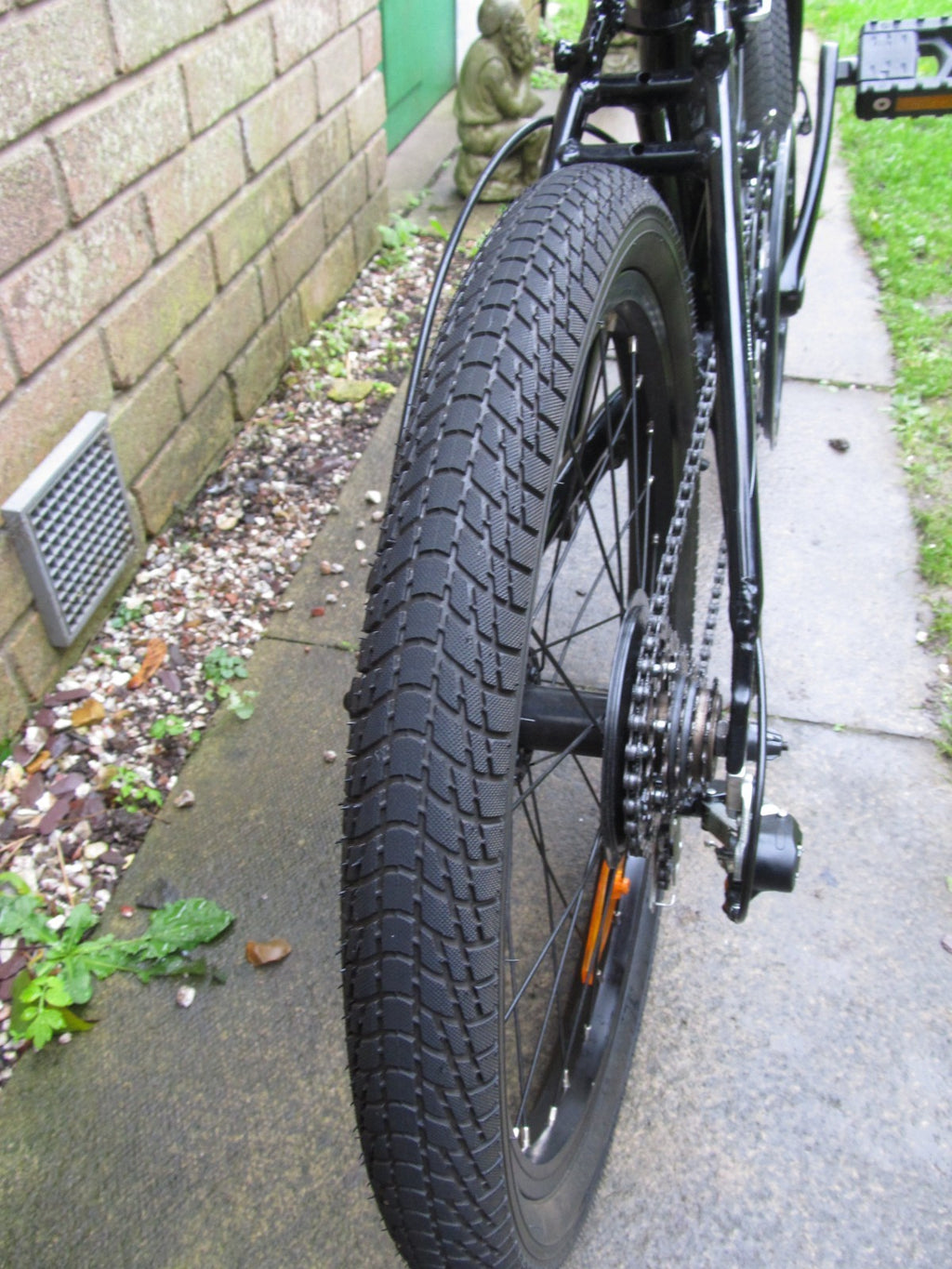 BIKE FOLDING 20" WHEELS UNISEX-SUPER EXCELLENT CONDITION