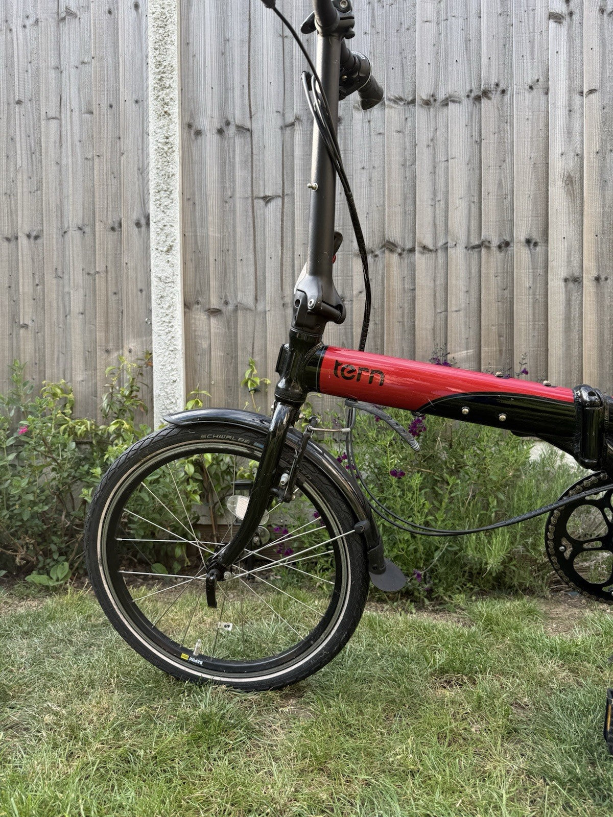 Tern Link D8 Folding Bike - Lightweight In Good Condition