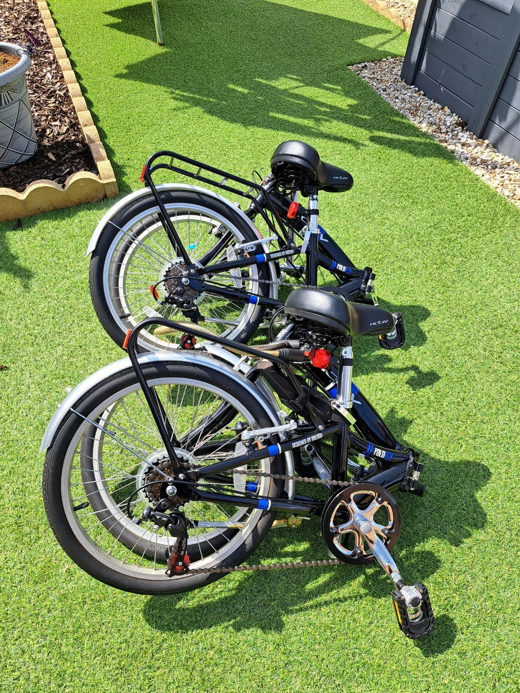 Pair of folding bikes Aktiv A6 by Raleigh - Never used.