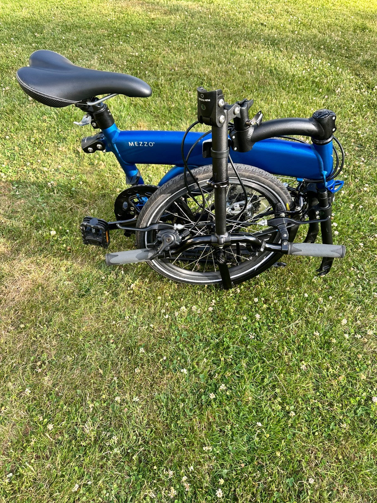 Mezzo Folding Bike D9 very lightly used 9 gears excellent condition