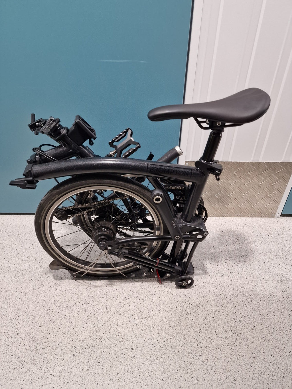 Brompton P Line Explore 12 Speed Folding Bike in Excellent Condition