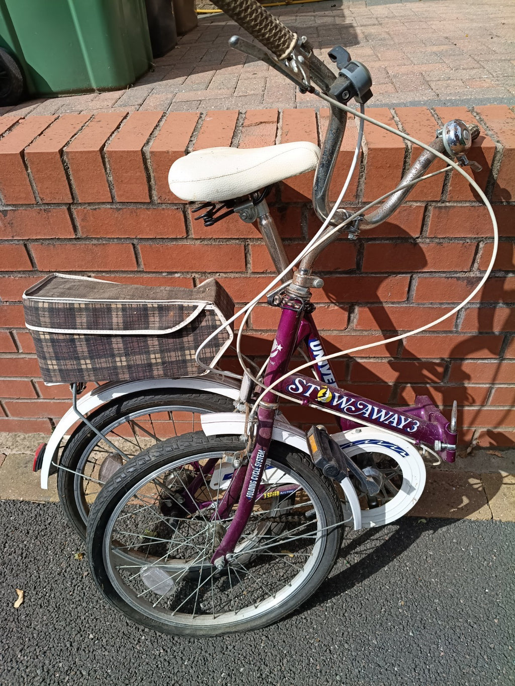 Universal Stowaway 3 Folding Bike Purple & White 3 Speed  Gears Needs Some TLC