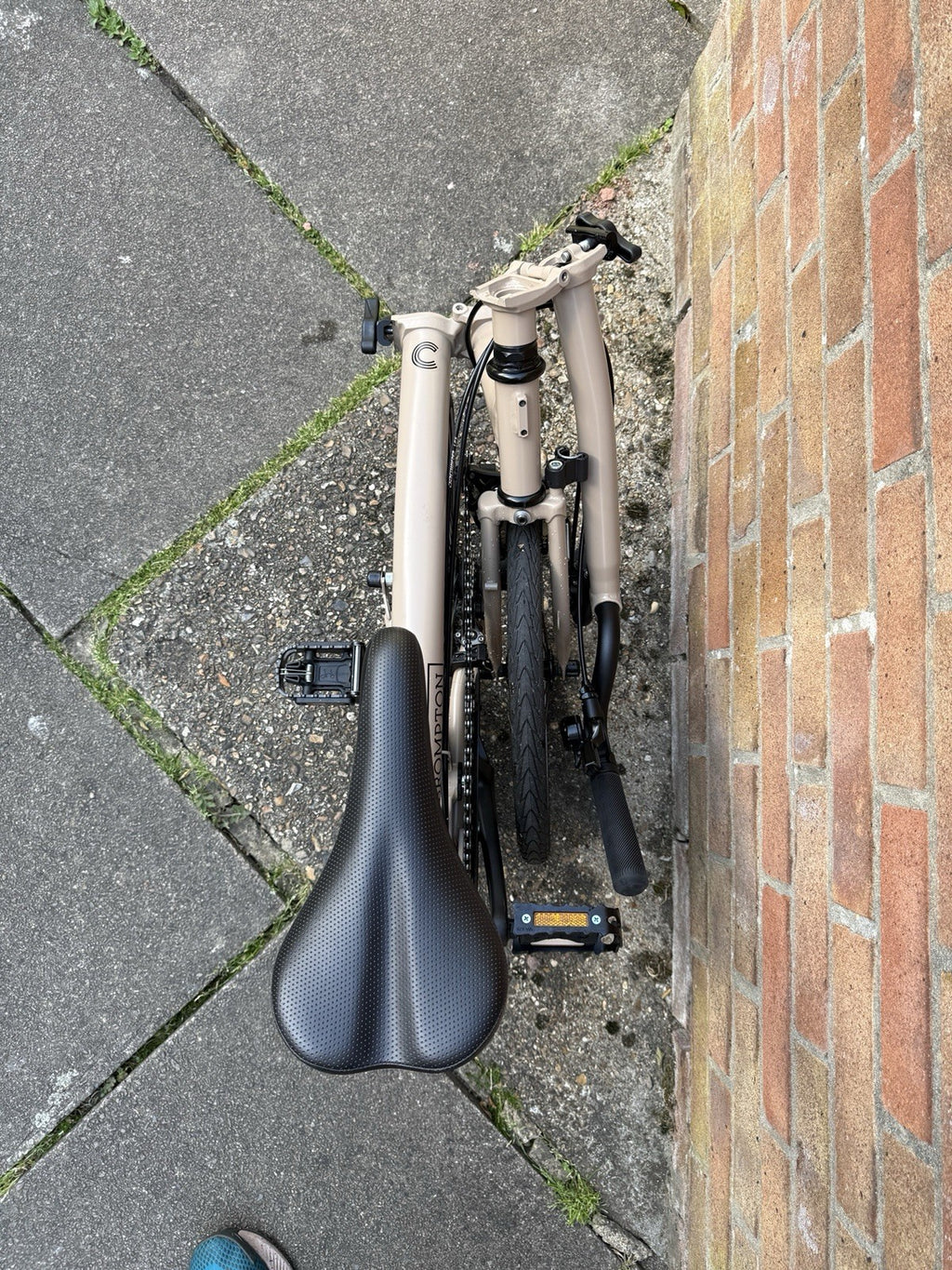 Brompton C-Line Folding Bicycle 2-Speed (Dune Sand)