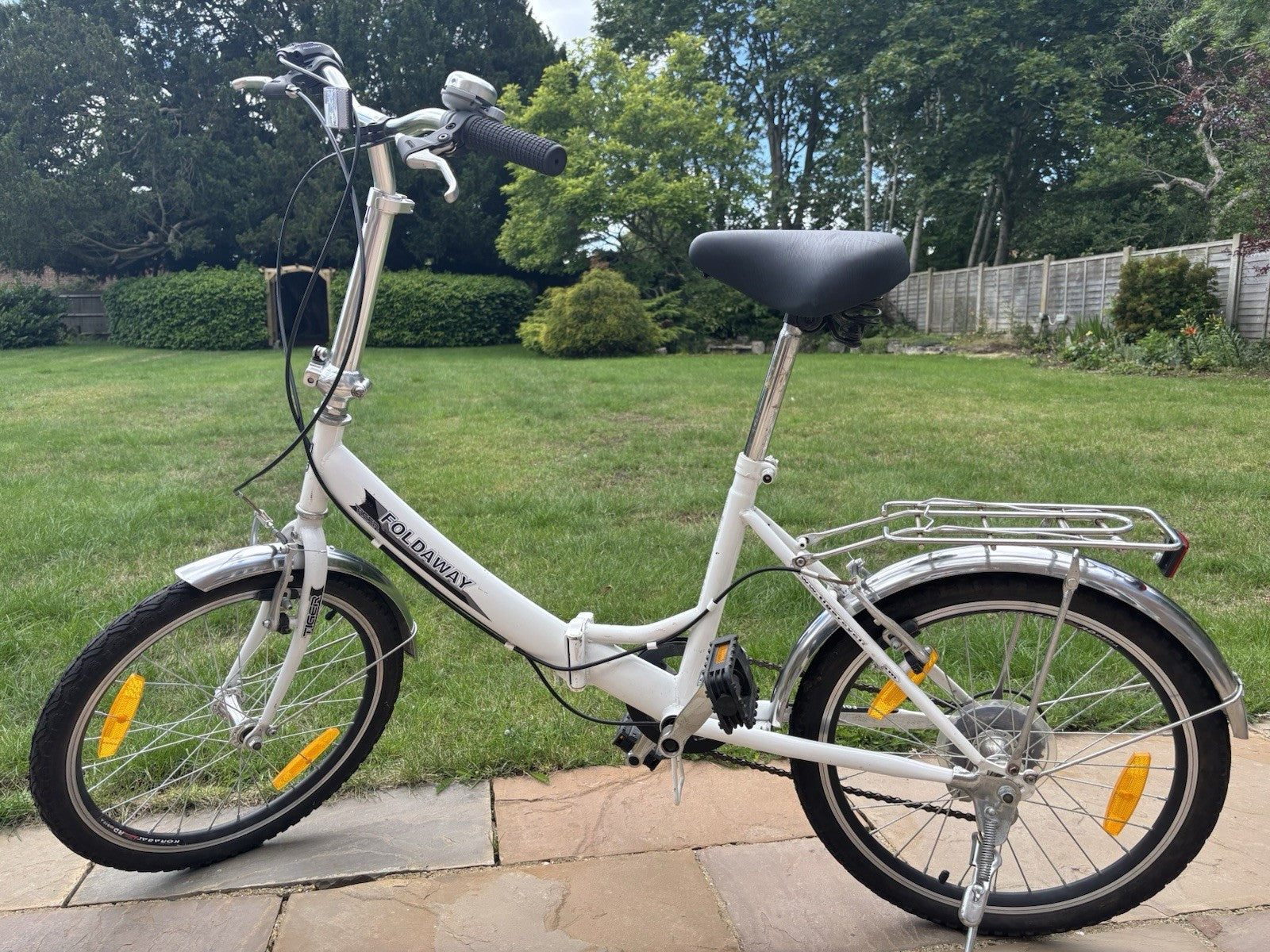Tiger Foldaway White Unisex Folding Bike. Great Condition.