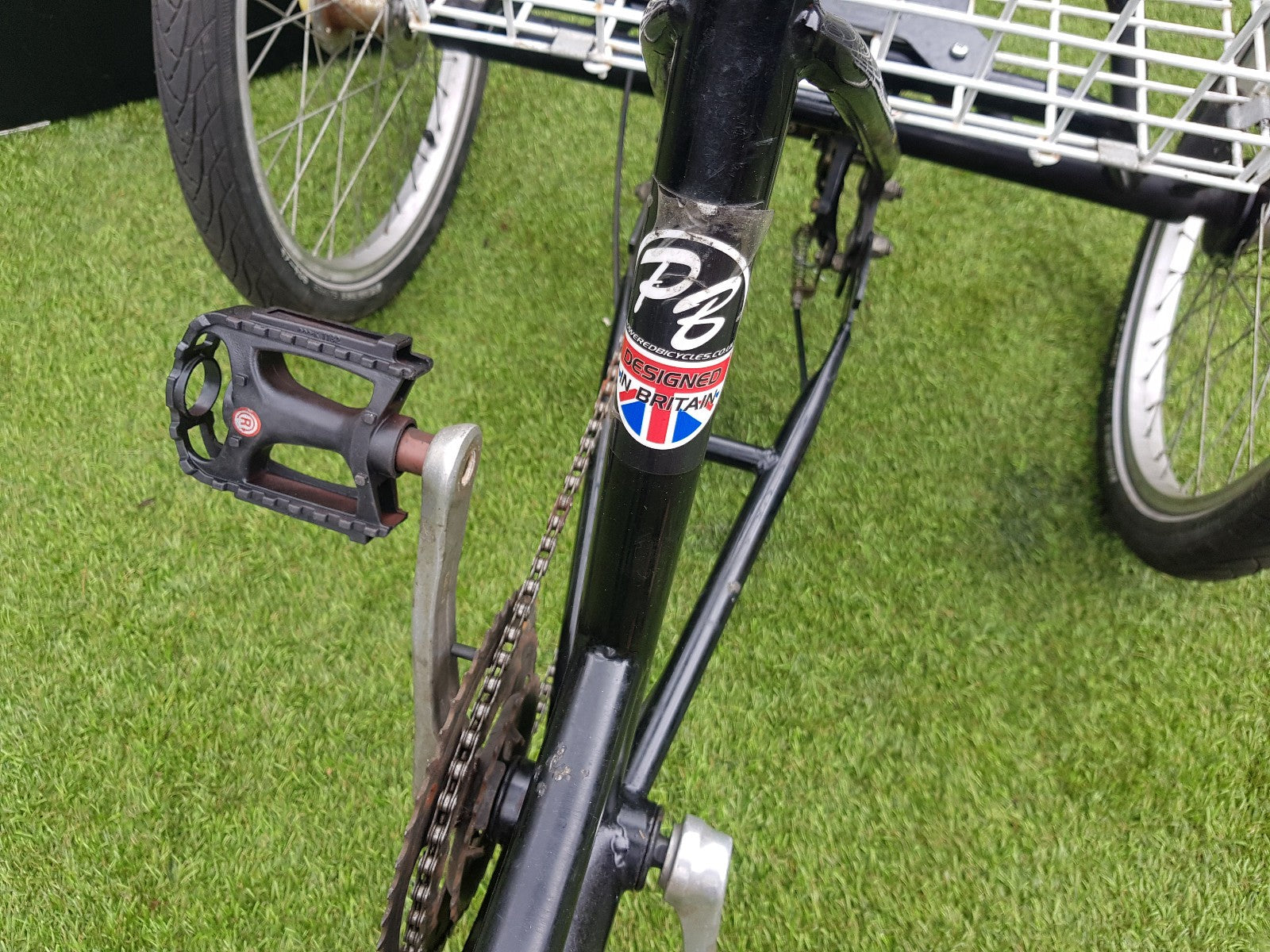 ADULT TRIKE 20 " WHEELS ....6 GEARS ...COMFORT SEAT..FOLDING