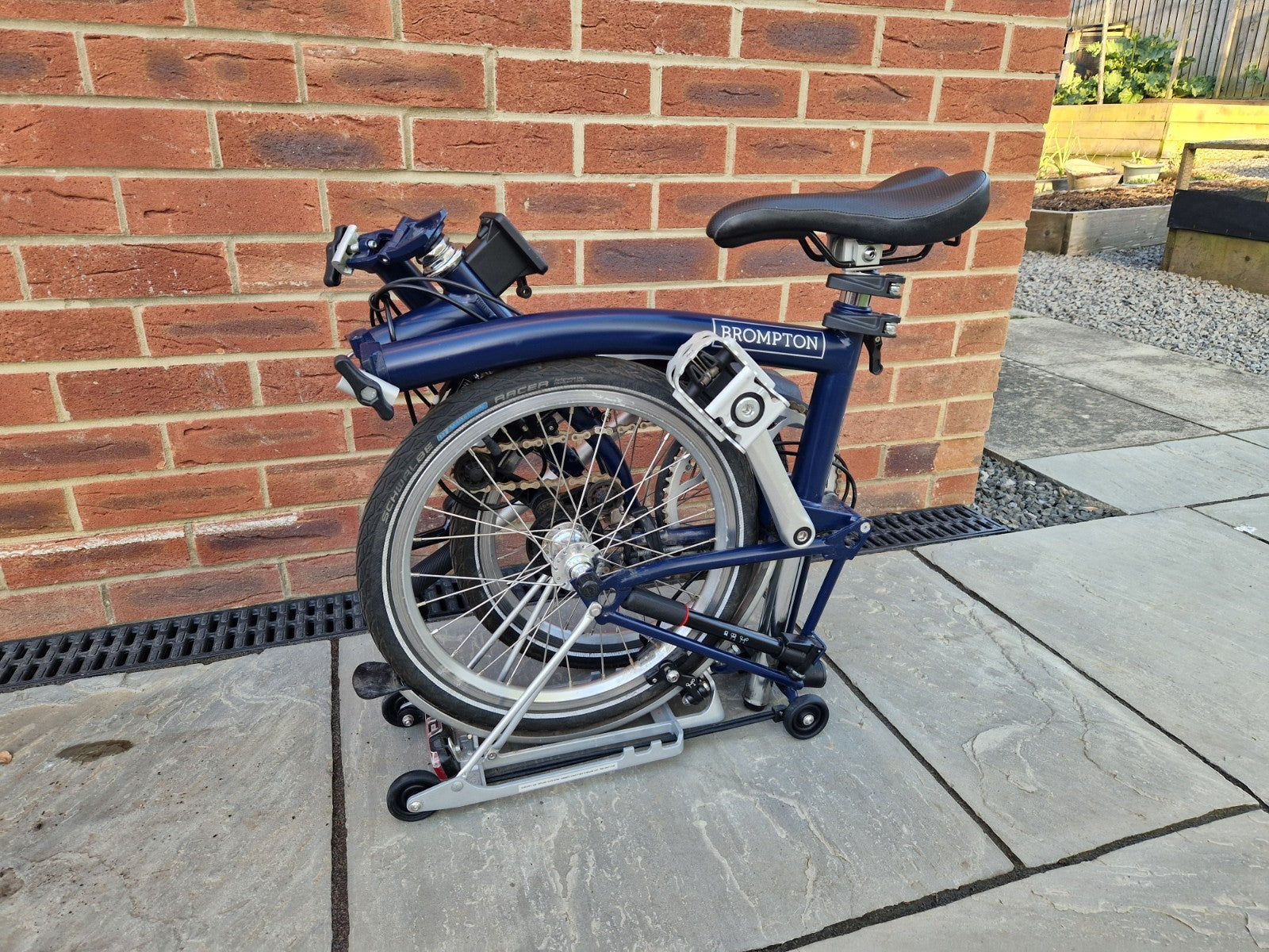 Brompton 2 speed folding bike 2019 - very good condition in navy blue